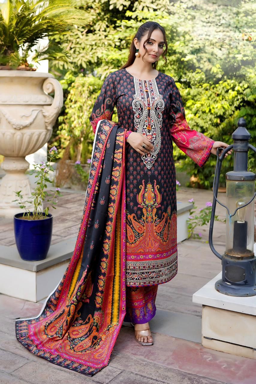 Mushtaq & Sons 3 Piece Lawn Suit in Lilac